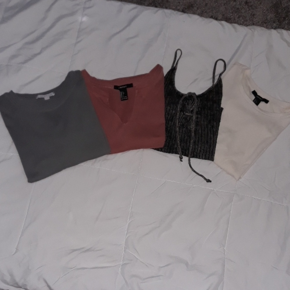Bundle of 4 crop tops
